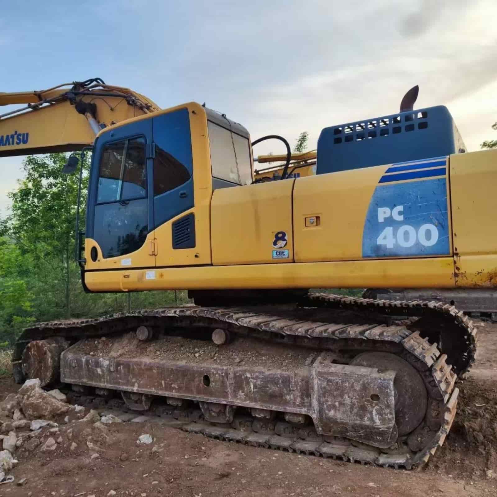 KOMATSU 400-8 Excavator