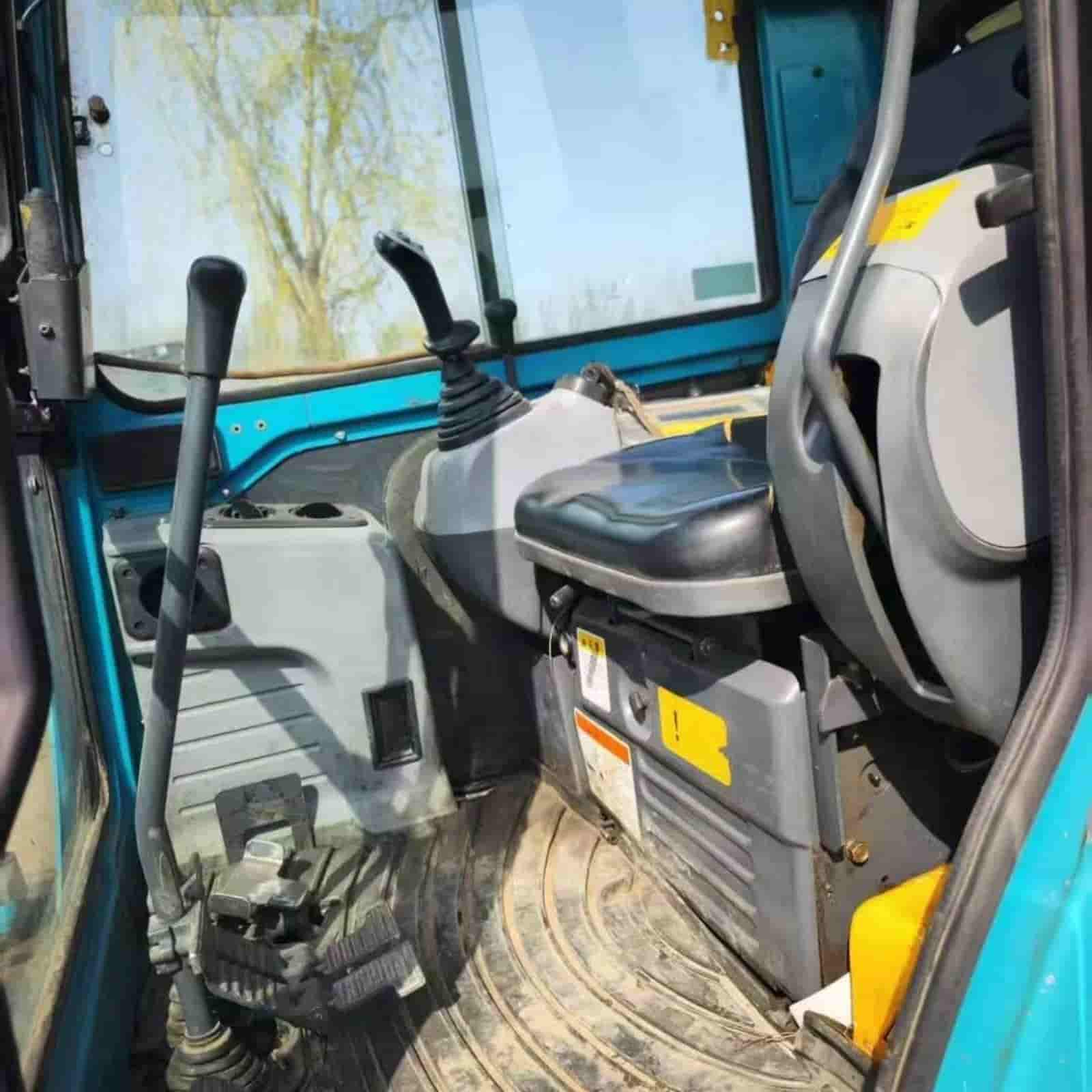 KUBOTA 155-3 Crawler Excavator
