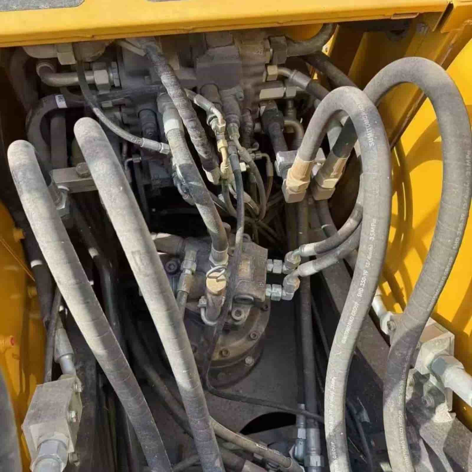 SDLG 6135 Excavator