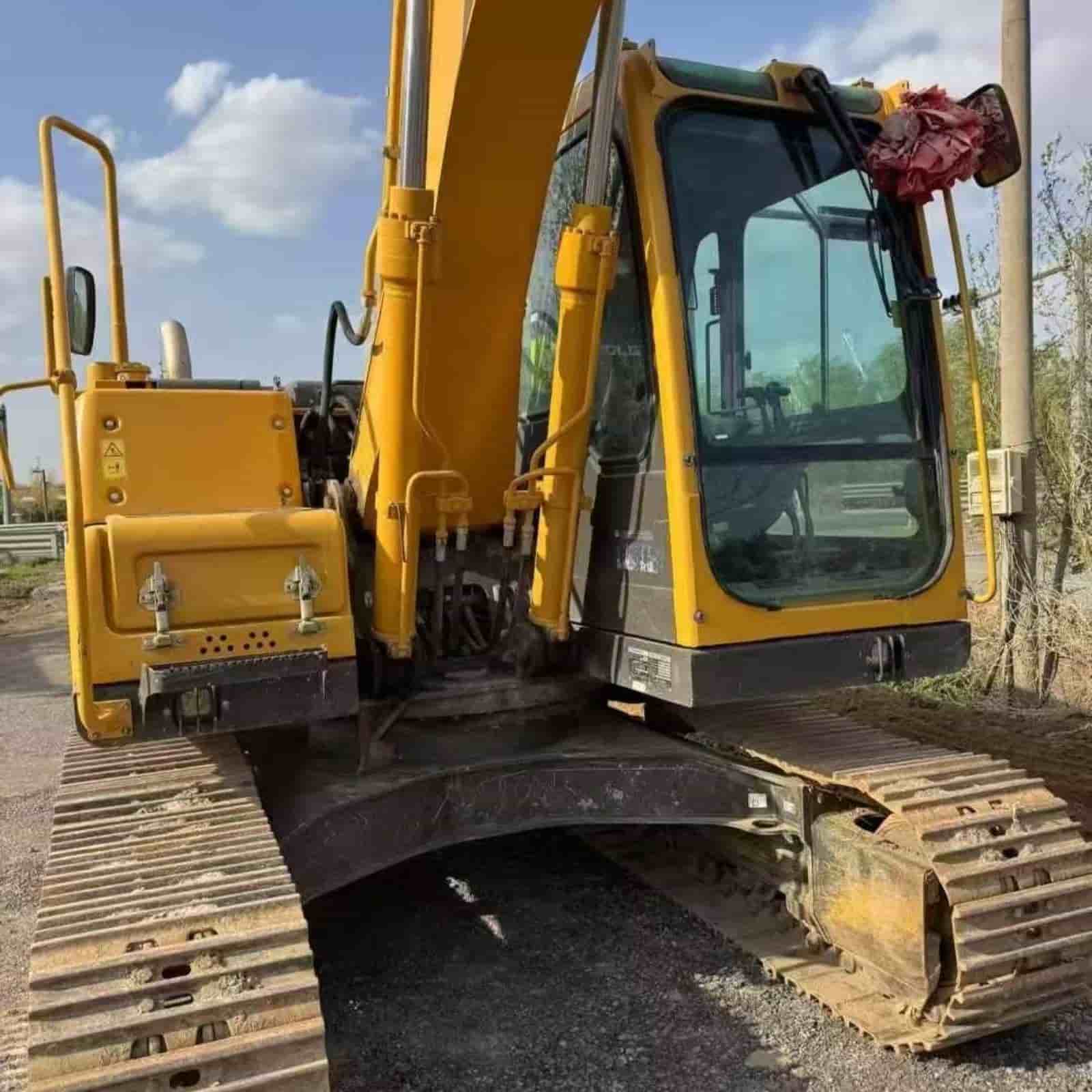 SDLG 6135 Excavator