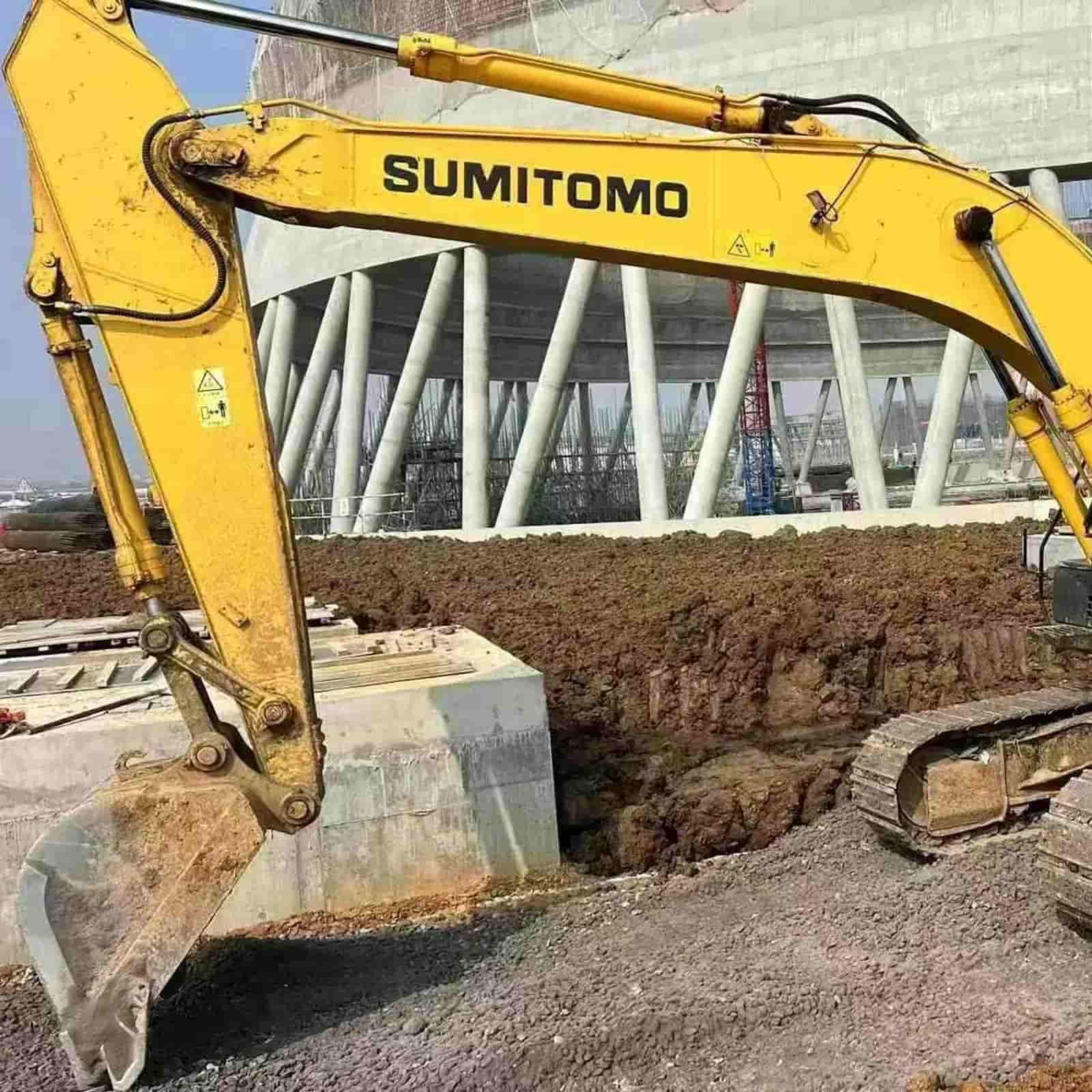 157 HOURS SUMITOMO 210-6 Large Crawler Excavators