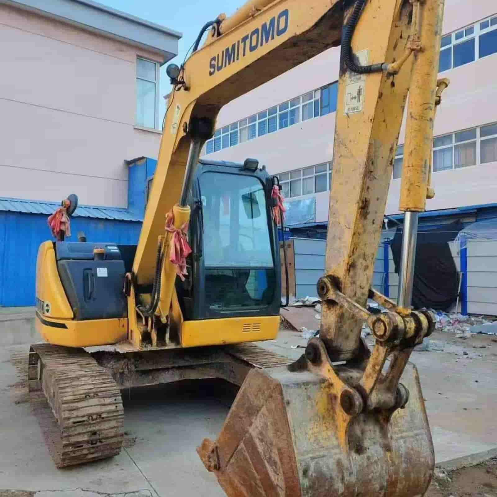 SUMITOMO 80 EXCAVATOR
