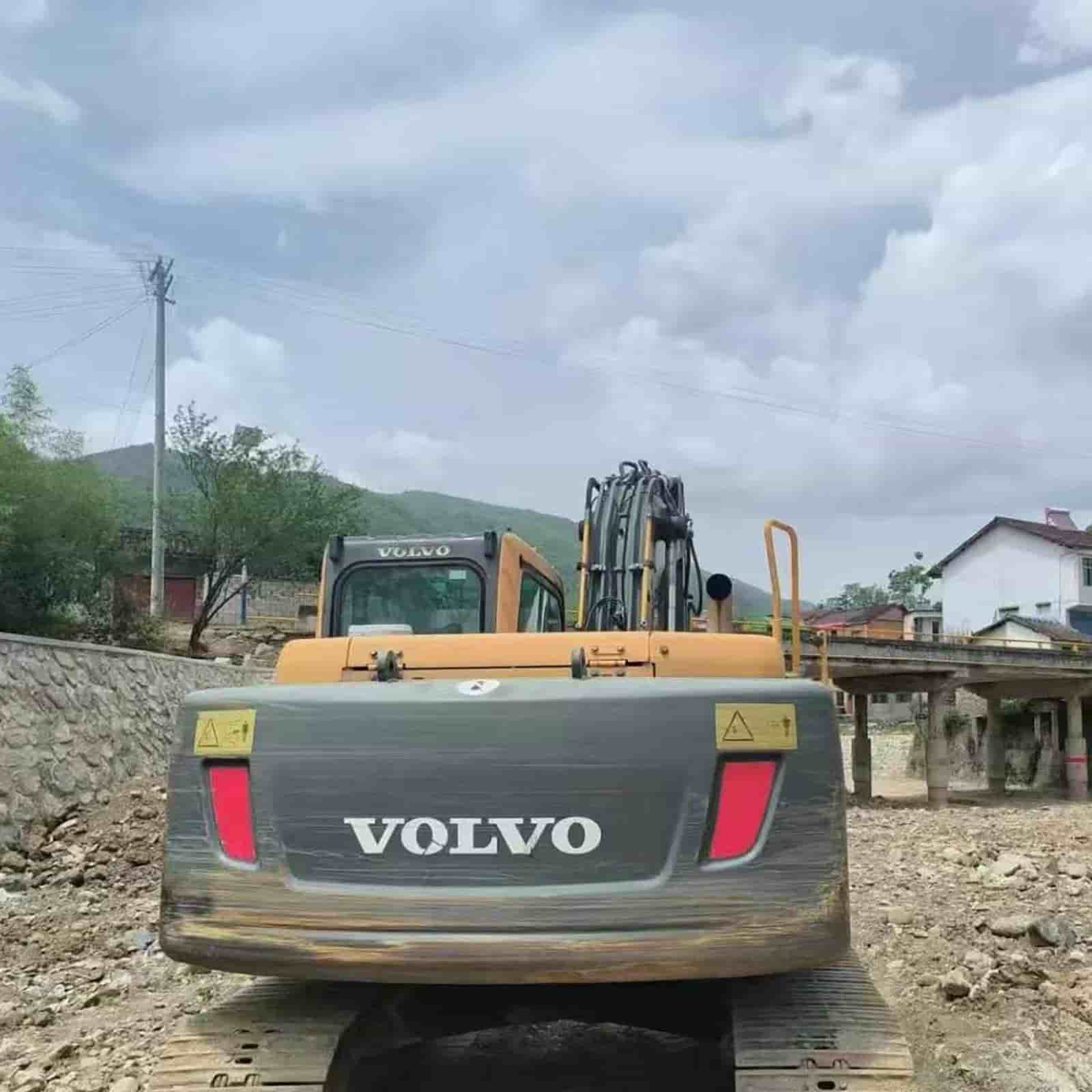 VOLVO 140 Excavator