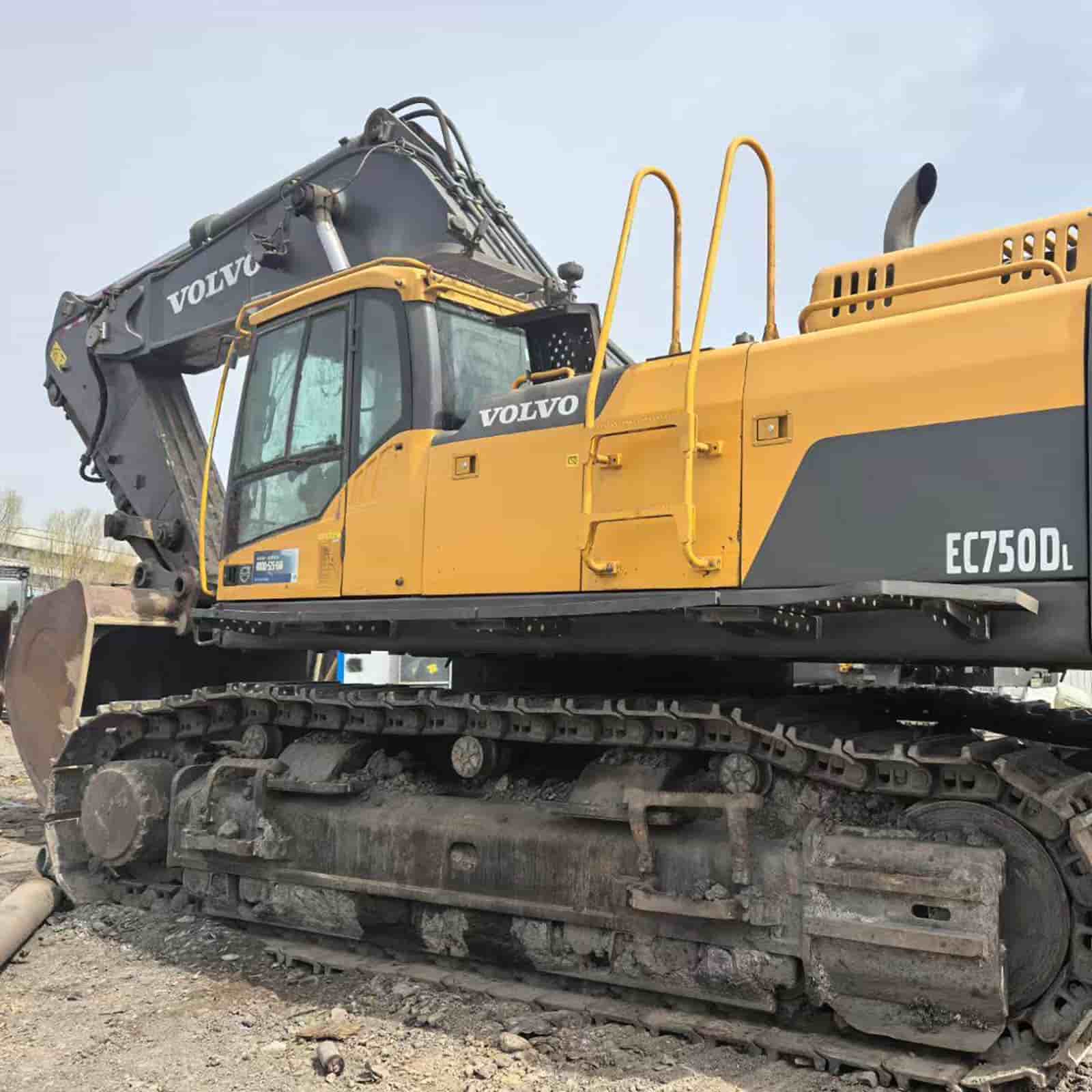 Volvo 750DL  Crawler Excavator