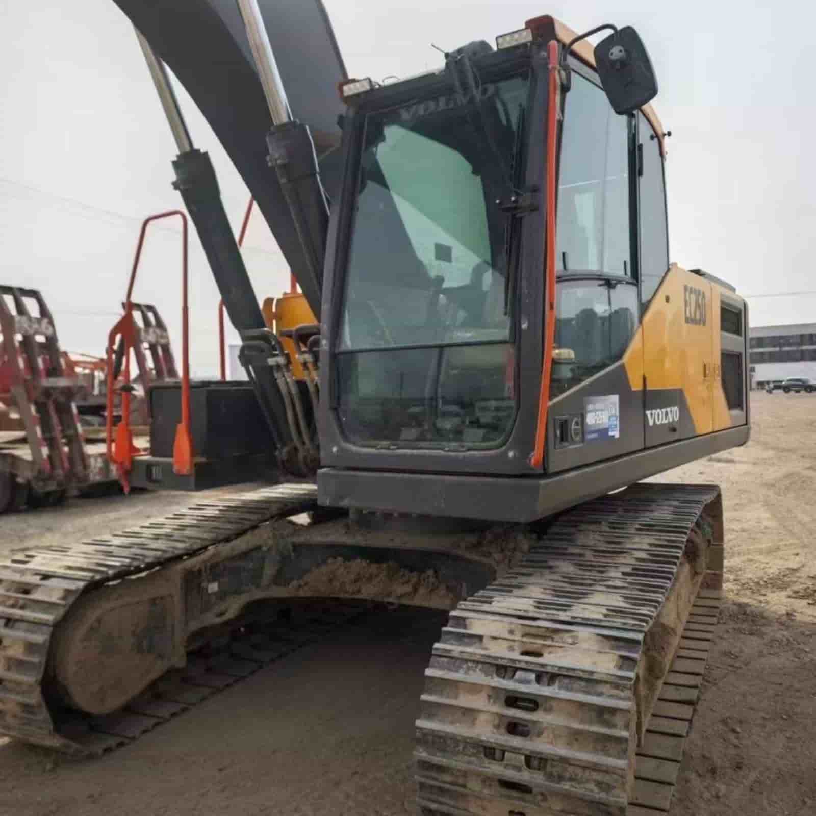 595 HOURS Volvo EC210ES  Crawler Excavator