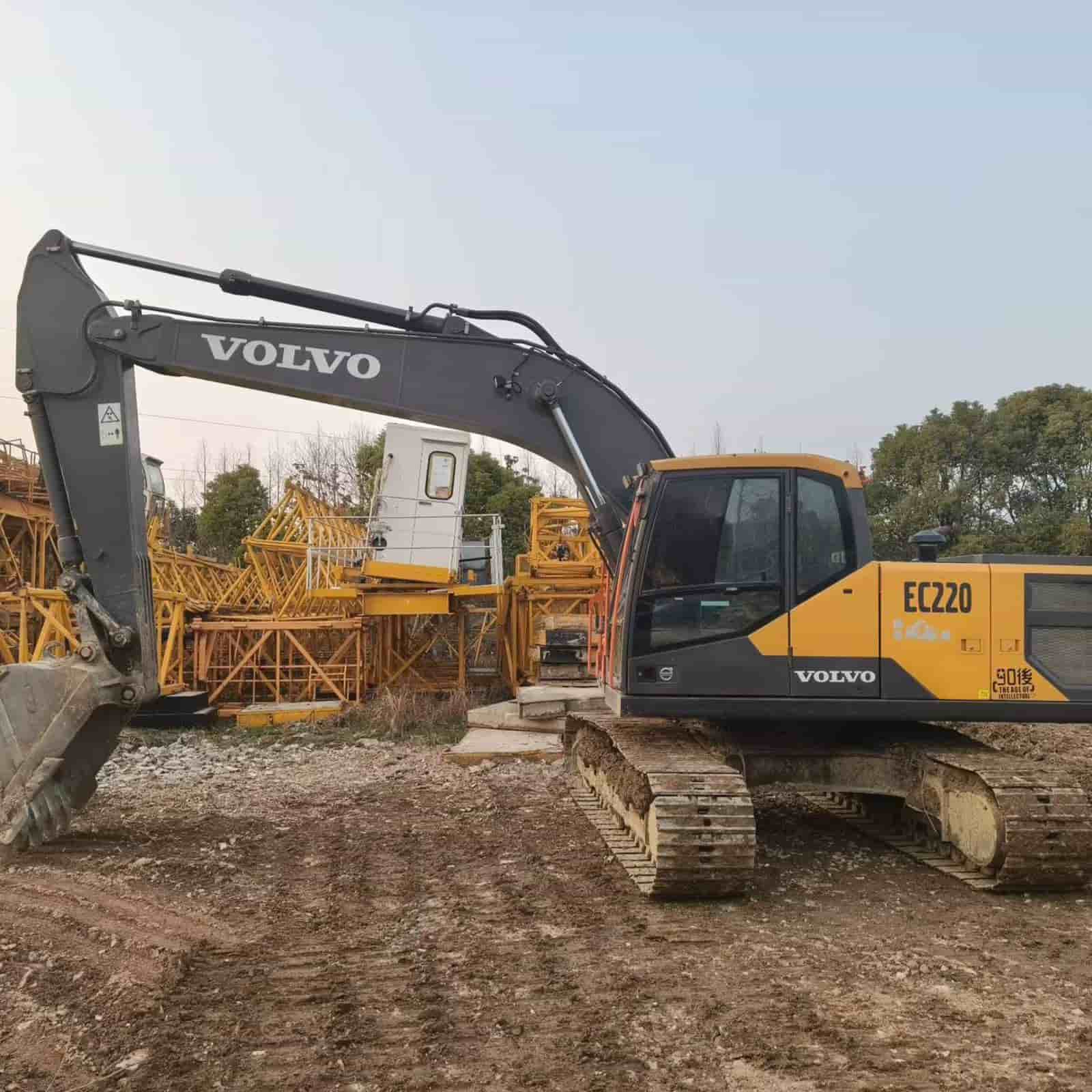 595 HOURS Volvo EC220ES  Crawler Excavator