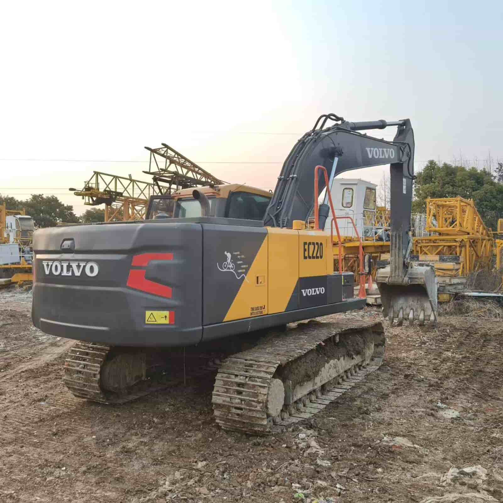 595 HOURS Volvo EC220ES  Crawler Excavator