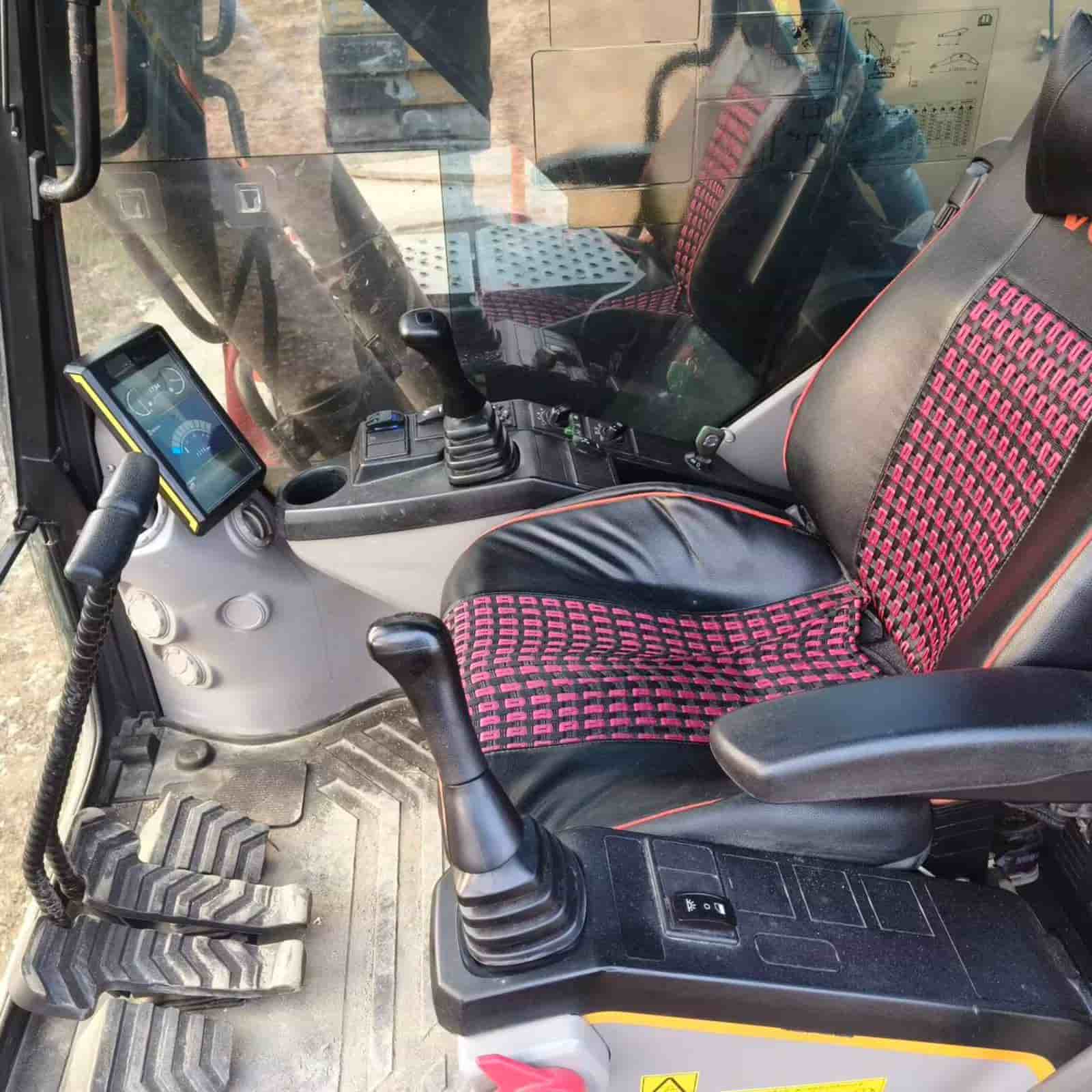 595 HOURS Volvo EC220ES  Crawler Excavator