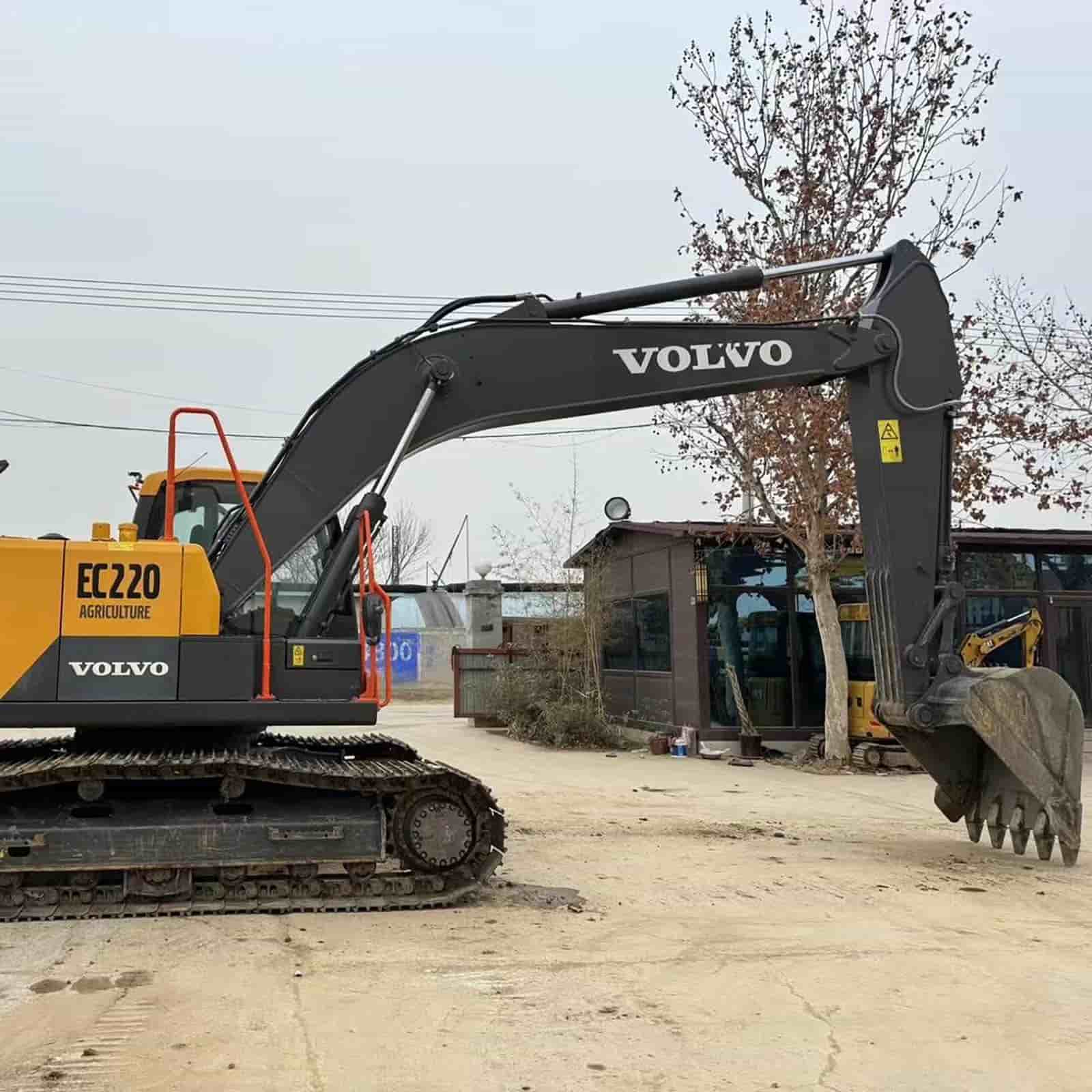 600 HOURS Volvo EC220ES  Crawler Excavator