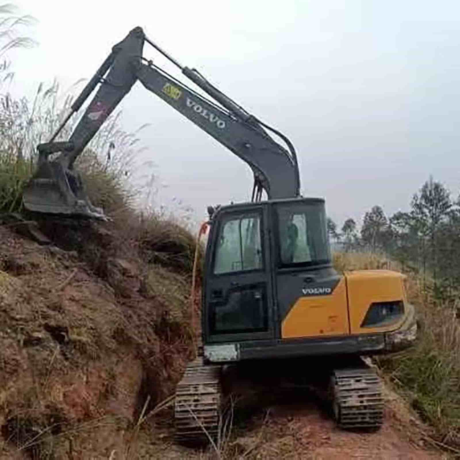 2500 HOURS Volvo EC75D Crawler Excavator