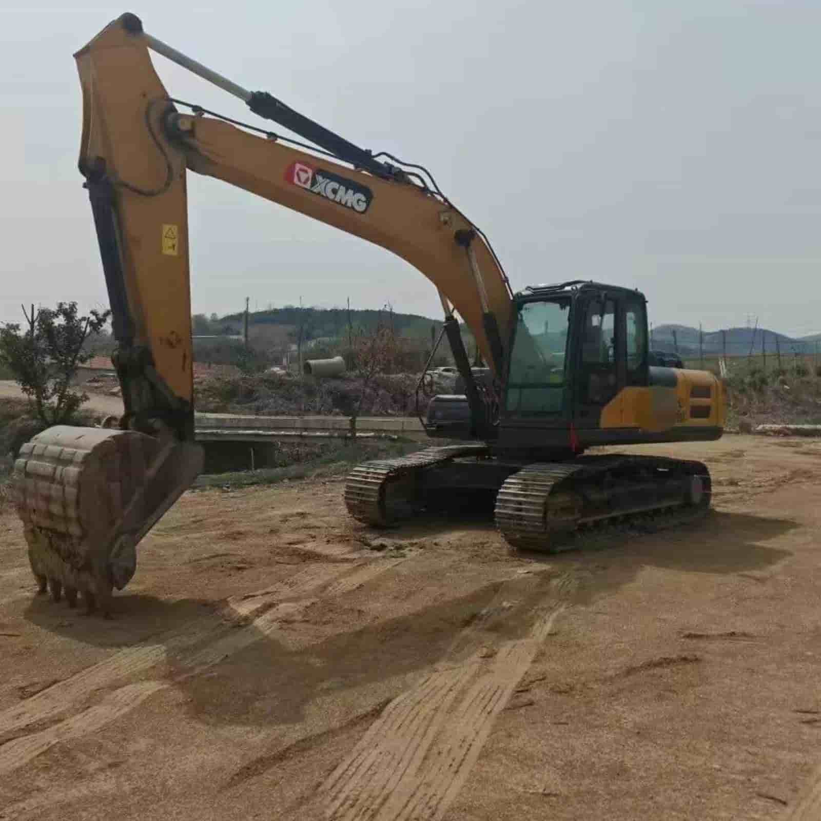 XCMG 215 Excavator
